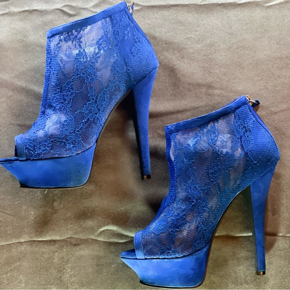BEBE SZ 8 Cobalt Blue Lace Bootie